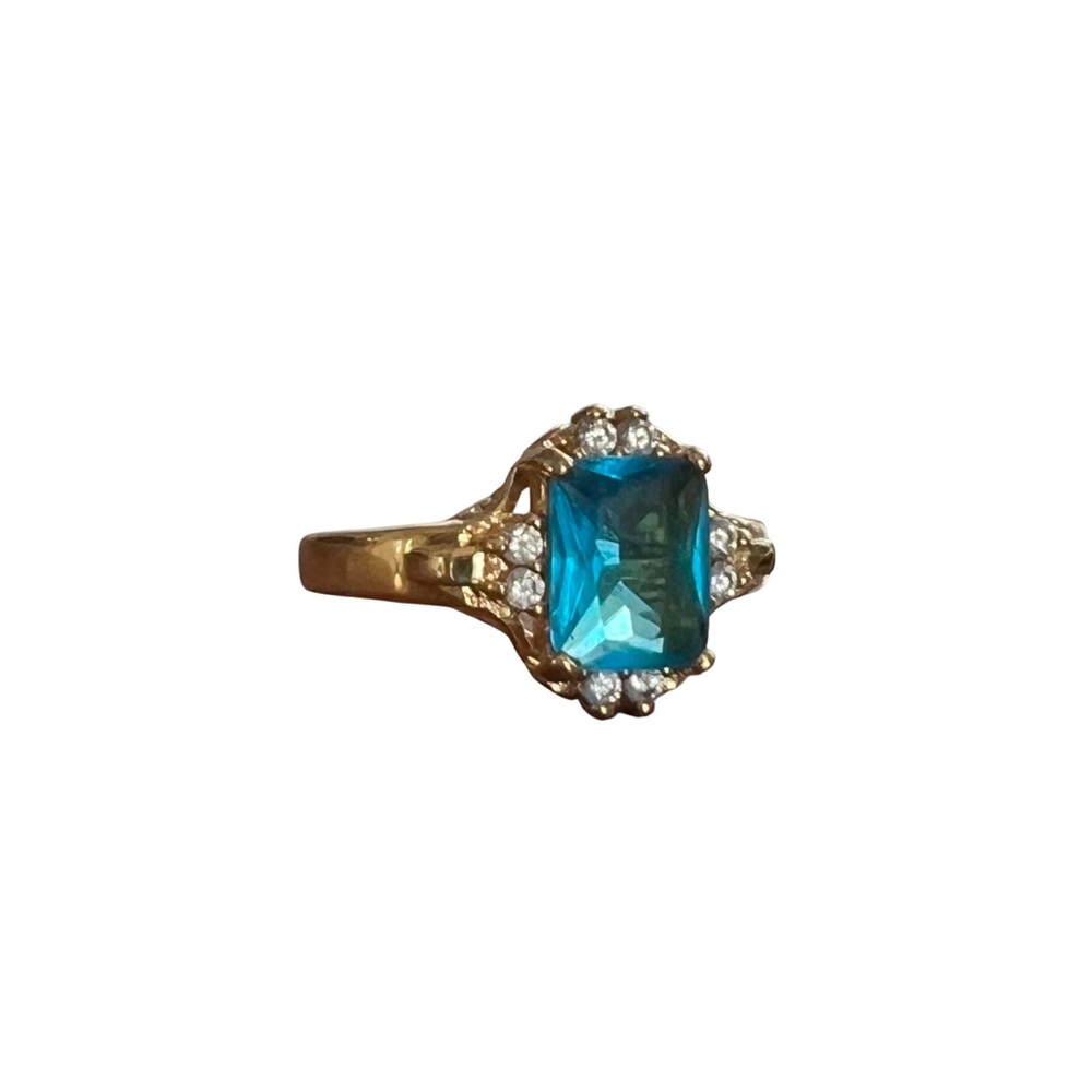 Vanessa Mooney The Paulette Ring in Blue Gemstone